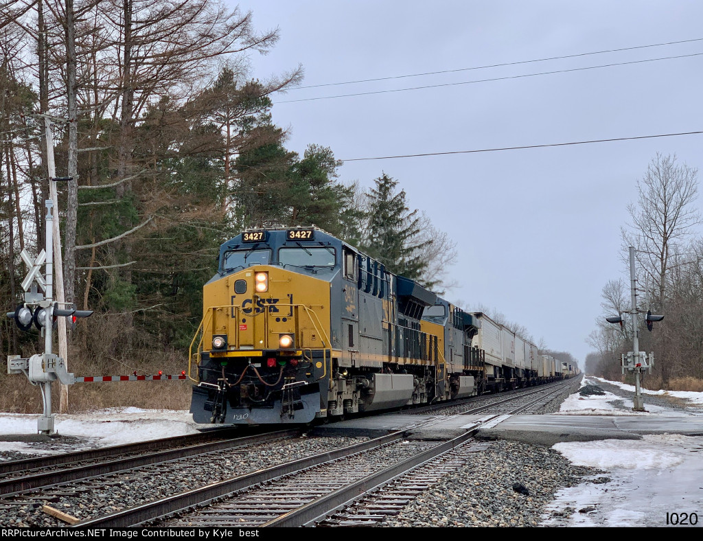 CSX 3427 on I020 